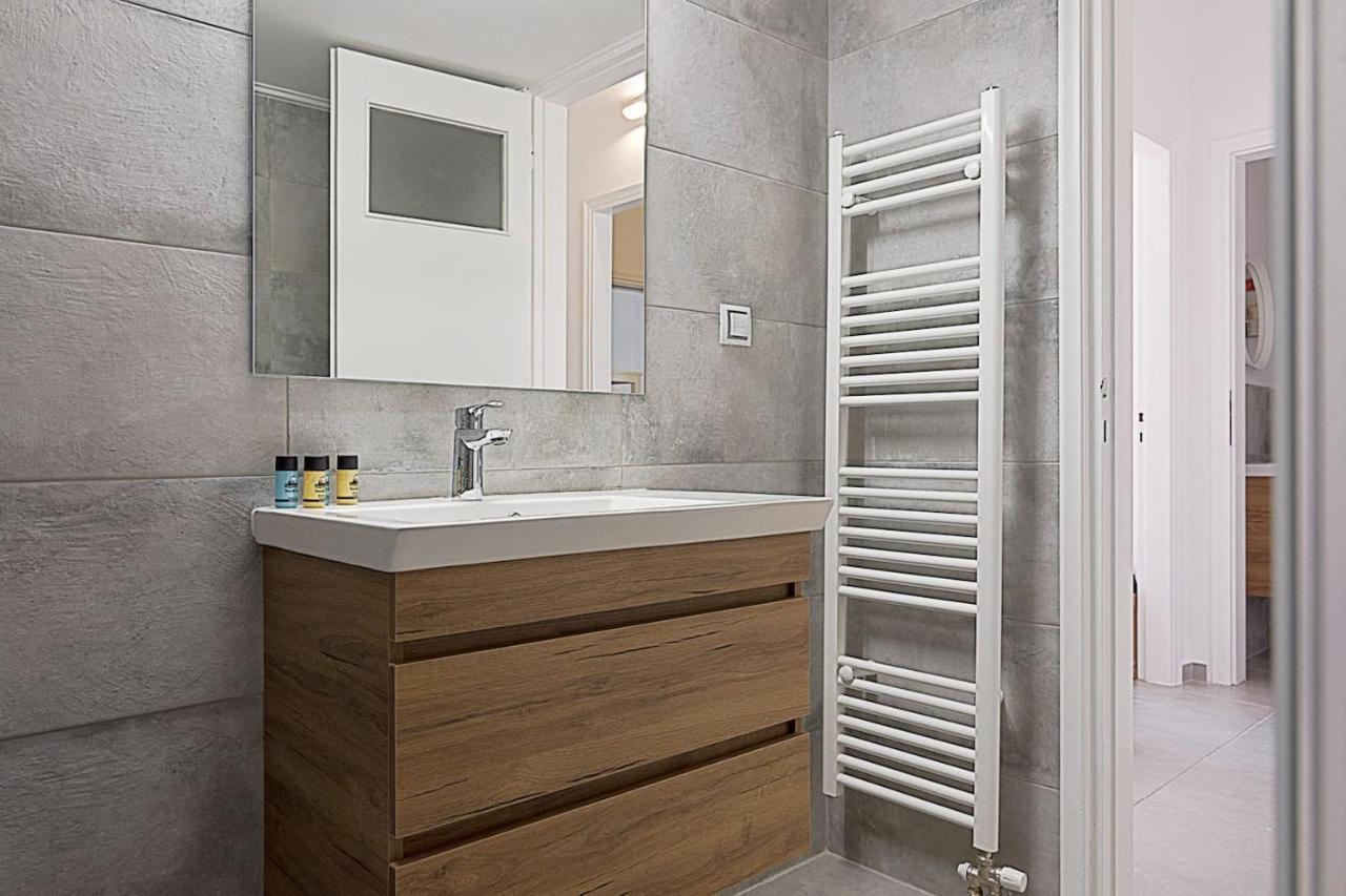 Spacious Two Bedroom Apartment In Central Location 아테네 외부 사진
